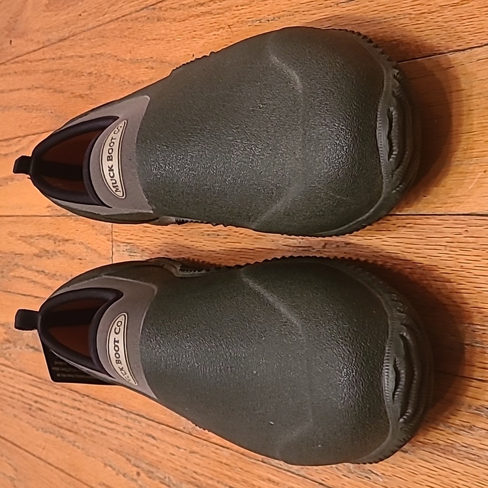 BNWT Green Muck Boot Co. Shoes In A Size 9 - Picture 2 of 6